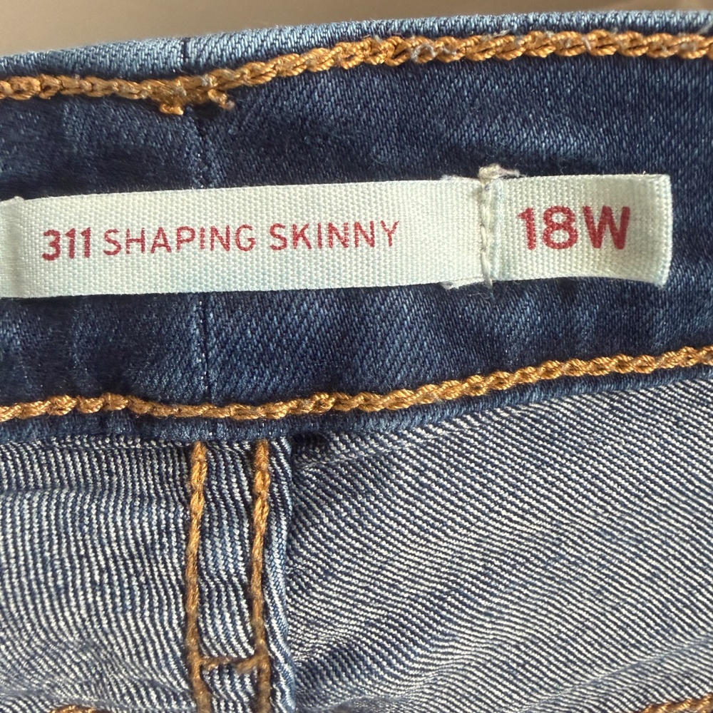 Levis 311 Shaping Skinny Womens Jeans - Picture 3 of 5